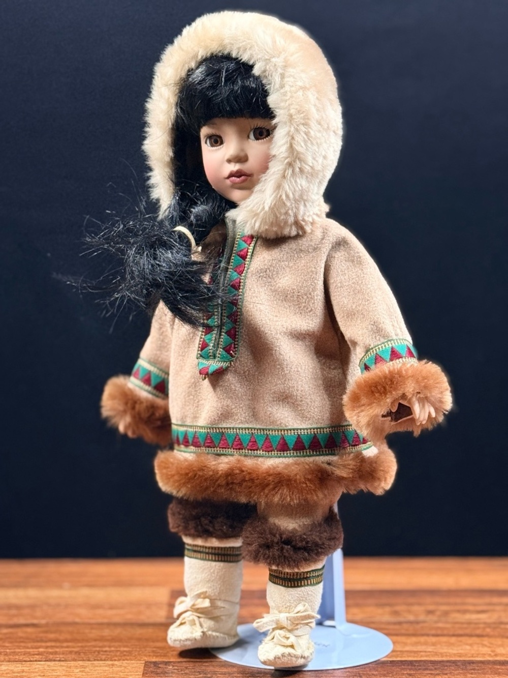 HERITAGE MINT LTD 1993 Eskimo Doll